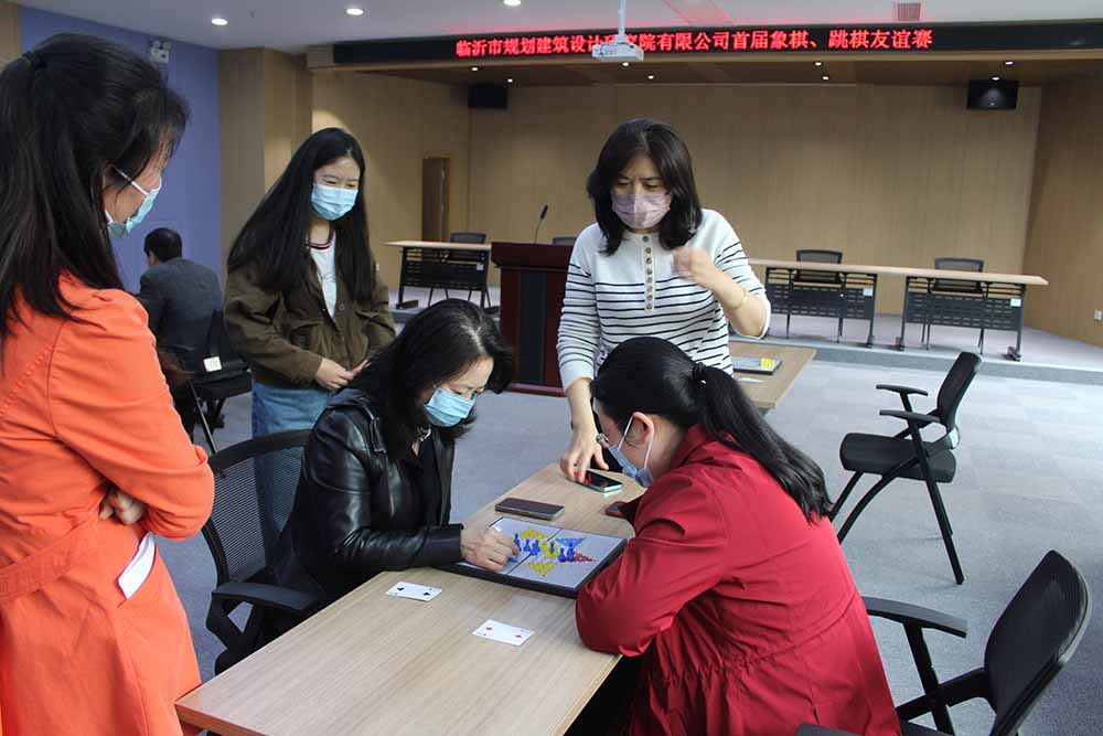 職工運(yùn)動(dòng)會(huì)-跳棋友誼賽